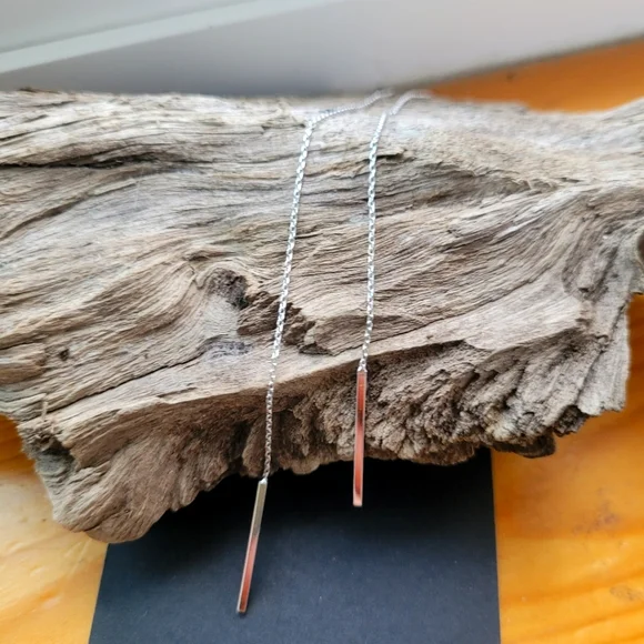 Silver rectangular bar shaped threader dangle earrings - Picture 4 of 4